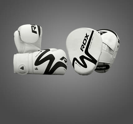 Venta al mayoreo de set manoplas de boxeo guantes focales profesional equipo equipamiento fabricante proveedor Reino Unido Europa
